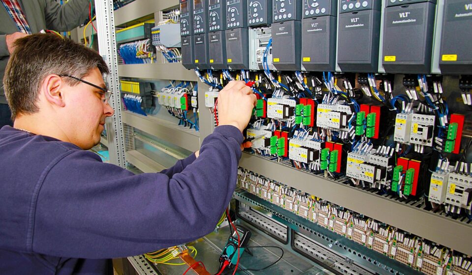 switch cabinet, energy system, automation, profession, employees, work, workplace, business, world of work, masculine, man, automation, automation, automation, automation, automation