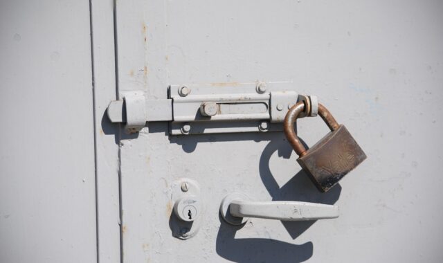 padlock, yale, sun, nature, shadow