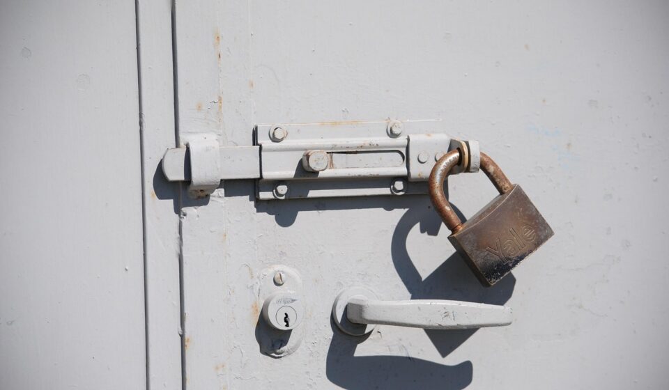 padlock, yale, sun, nature, shadow