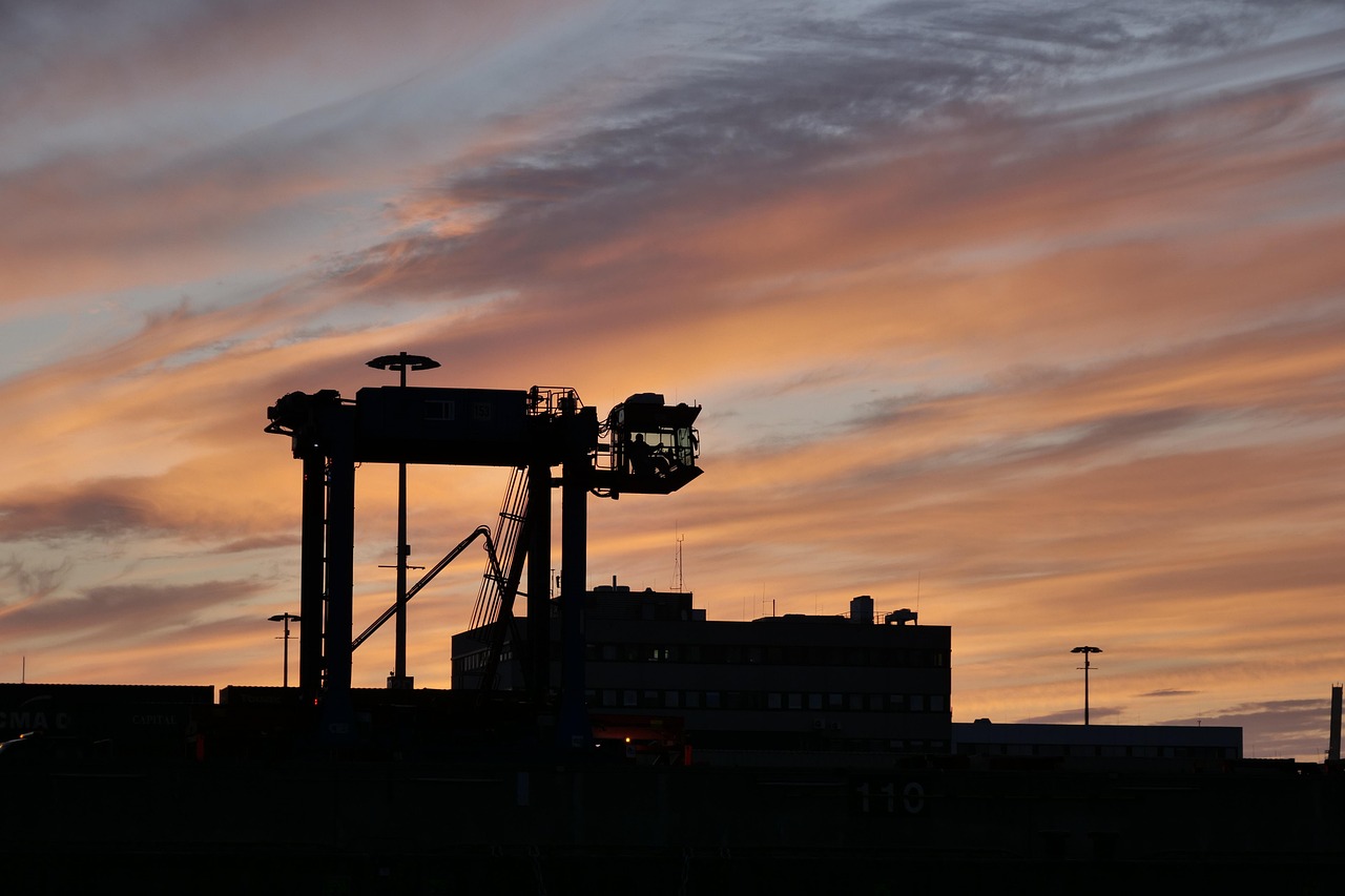 sunrise, dawn, hamburg, port, van carrier, container, envelope, loading technology, straddle, transport vehicles, hamburg harbour, technology, handling equipment, nature, port handling