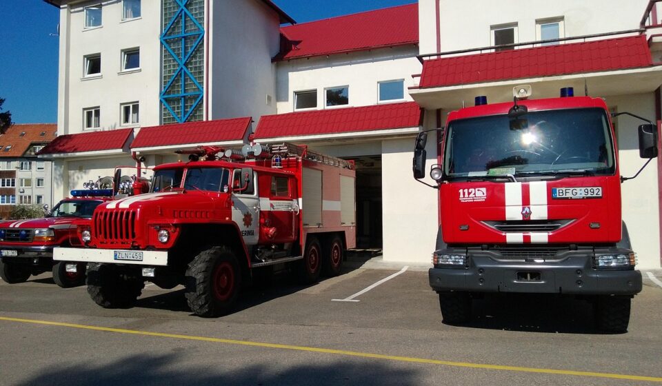 firehouse, fire station, fire car, emergency, firefighter, fire, station, truck, red, service, equipment, engine, garage, department, building, firemen, extinguisher, vehicle, protection, fighting, sos, fire station, fire station, fire station, fire station, fire station