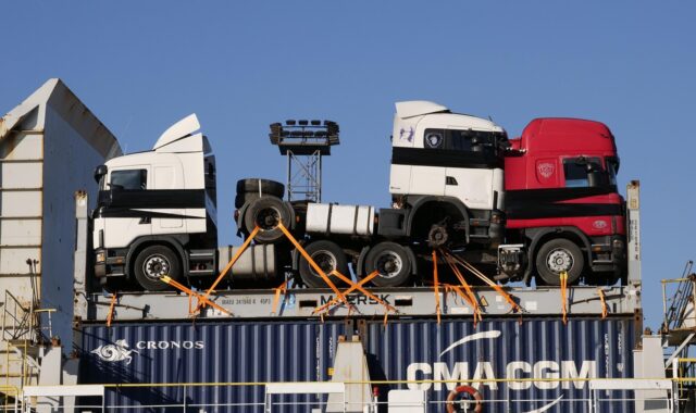 shipping, container terminal, container ship, container transshipment point, container, handling technology, transport, freight, port, terminal, water transport, hamburg, elbe, maritime, hamburg harbour, technology, port handling