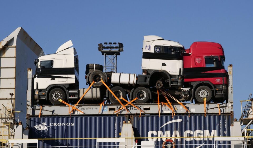 shipping, container terminal, container ship, container transshipment point, container, handling technology, transport, freight, port, terminal, water transport, hamburg, elbe, maritime, hamburg harbour, technology, port handling
