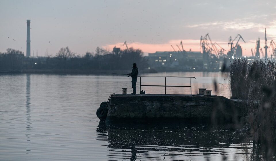 fishing, harbor, silhouette, evening, river, tranquility, concrete, cranes, water, clouds, nature, light, x-ray, work, reflection, black and white, lonely, misty, soft light, contrast
